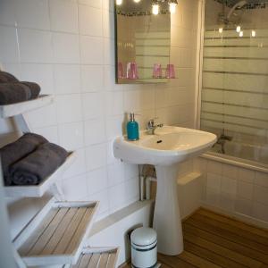 Studios Stage of the Lake - Amenities and Services