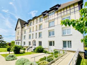 Sure Hotel by Best Western Port Jérome - Le Havre - Nearby Attractions