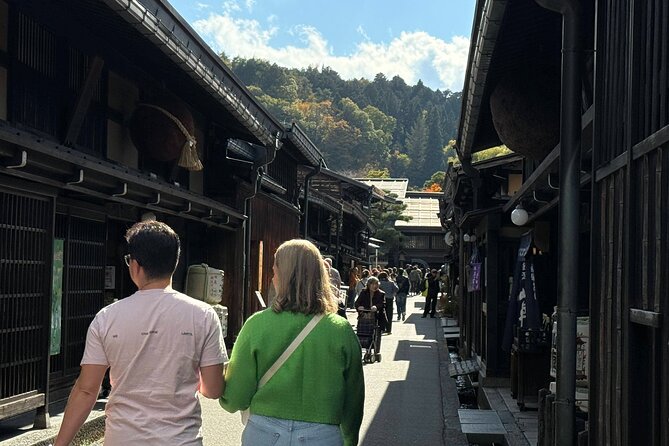 Takayama Jinya & Old Town Private Walking Tour - Private Experience: Personalized Attention