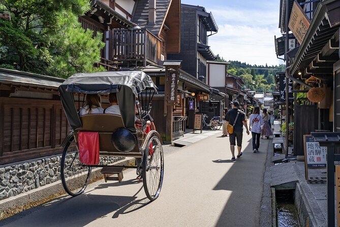 Takayama to Kanazawa With a Stop at Shirakawago - Arrival in Kanazawa