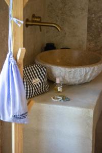 THE CLOS DES ARÔMES - Location and Nearby Attractions