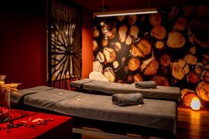 The Edge of the Woods - Savoring Local Cuisine at the Restaurant