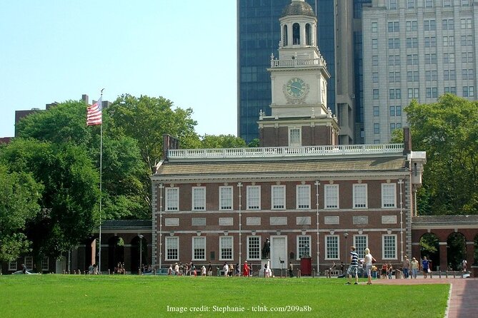 The Founding Fathers of Philadelphia: Private 2-hour History Tour - Navigating Independence Hall