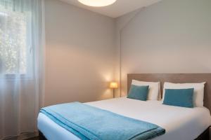 The Originals Boutique, Hotel La Grange, Niort - Dining Options and Breakfast Experience
