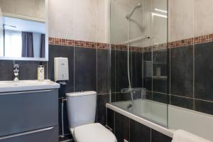 The Originals City, Hotel Notre Dame, Rouen - Food and Dining Options