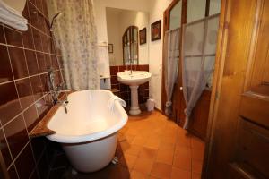 The Roseraie Villa, Family Hotel OPEN ALL YEAR ROUND - Booking Information and Policies