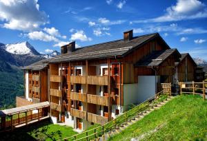 Vacancéole - The Golden Stars of Orion - The Sum Up