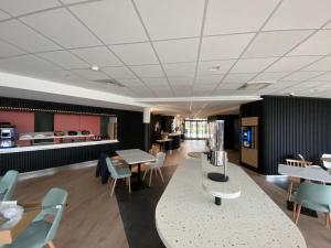 Akena Hotel Troyes - La Chapelle St-Luc - Booking Information