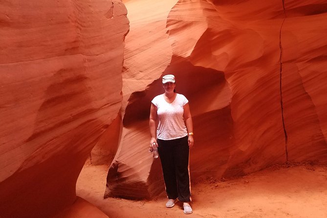 Antelope Canyon, Horseshoe Bend and Lake Powell Tour From Las Vegas - Health and Accessibility Considerations