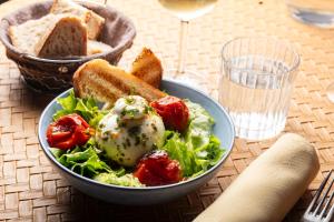 Artémis Hotel & Spa Bistro Coquet - Nearby Attractions and Activities