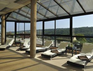 Auberge Du Camp Romain - Accessibility and Services