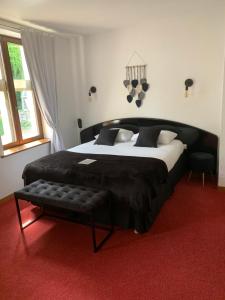 AUBERGE DU JEU DARC - Dining Options