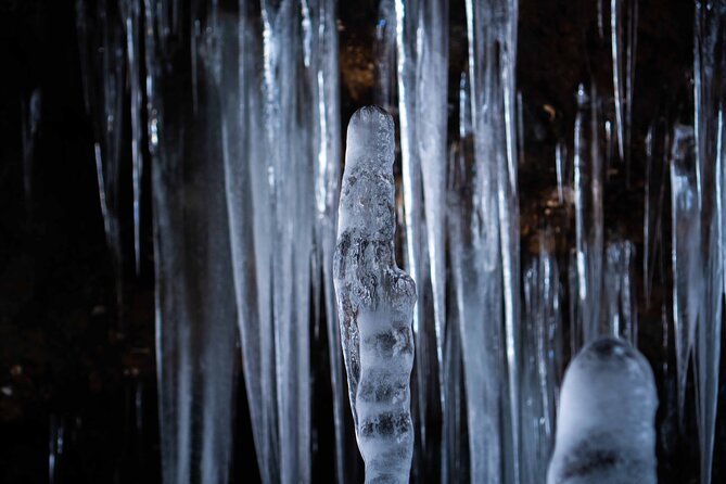 Bamboo Ice Cave Snowshoeing Tour in Noboribetsu - Experiencing the Guided Tour