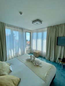 Best Western Hotel Journel Antibes Juan-les-Pins - The Sum Up