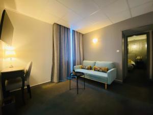 Brit Hotel Acacias - House Rules and Additional Information