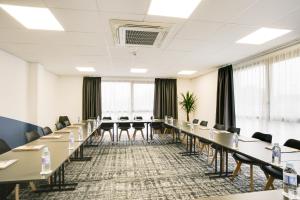 Brit Hotel Comfort Loches - The Sum Up