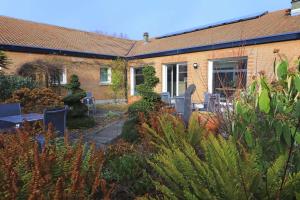 Brit Hotel Le Polder - Location and Accessibility