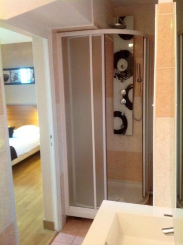 Brit Hotel Magdalena - Location and Accessibility