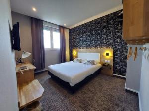 Brit Hotel Privilege Le Royal - Center Station - Policies and Check-In/Out Information