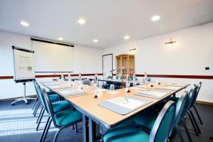 Campanile Maubeuge - Booking Information