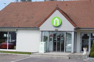 Campanile Troyes Sud - Buchères - Pet Policy