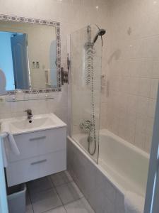 Carry Hotel - Policies and Important Information