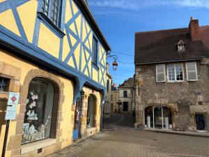 Clea's Apartment - Local Attractions