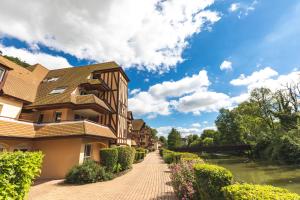 Club Wyndham Normandy - Location and Accessibility