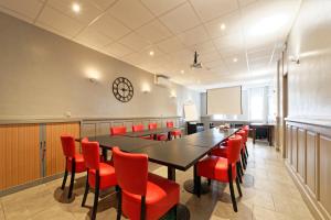 Contact Hotel De La Gare and Its Restaurant Côte À Côte - Booking Information and Policies