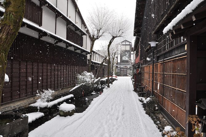 Gujo, Hida Takayama, and Shirakawa-Go Day Tour From Nagoya - Gujo-Hachiman