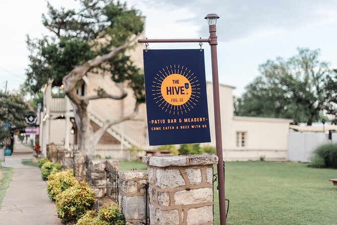 Half-Day Fredericksburg Bubbly Booze Night Bus Guided Experience - Unique Features of the Tour