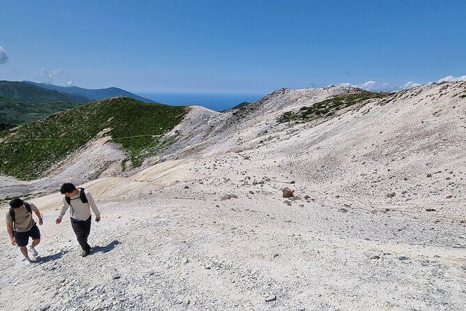 Hiking Day Trip From Niseko - Packing Essentials
