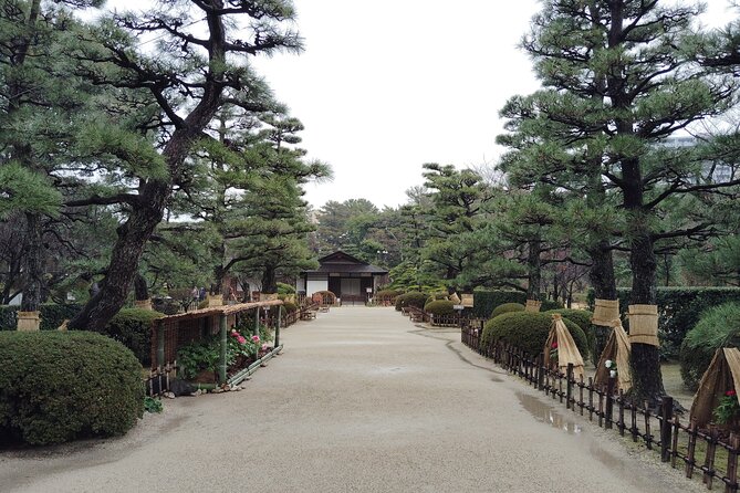 Hiroshima Shukkei-En Garden With Local Guide 90MIN - Getting to the Garden