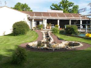 Hotel Au Relais Des Lilas - Nearby Attractions