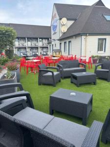 Hotel Contact - Motel Les Bleuets - Nearby Attractions and Activities