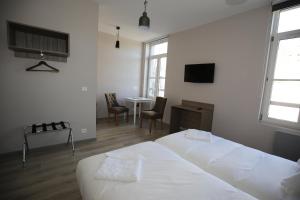 Hotel De France - Policies and Check-In Information