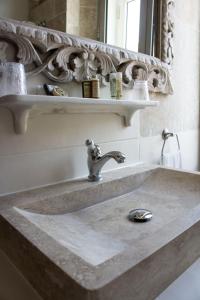 HOTEL DE FRANCE - Charming HOTEL in Provence - The Sum Up