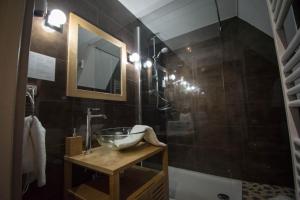 Hotel De La Couronne - House Rules and Policies