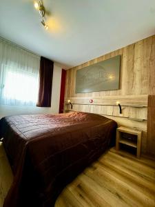 Hotel De La Gare - Pet Policy