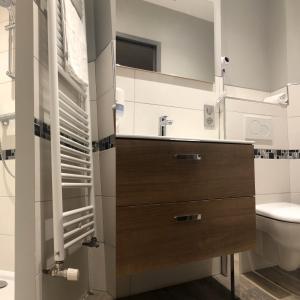 Hotel De L'abbaye in Cluny - Dining Options at the Hotel