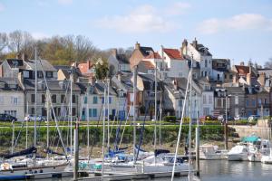 Hotel Du Port Et Des Bains - Dining Experience at the Hotel