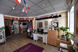 Hotel Le Bayeux - Dining Options