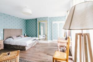 Hotel Le Central - Local Attractions