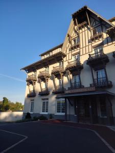 Hotel Le Continental - Booking Information