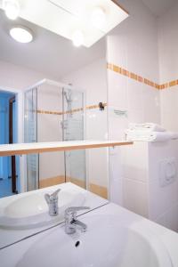 Hotel Relais D'issenheim Host Table - The Sum Up