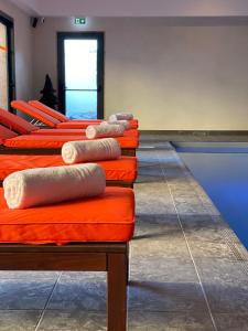 Hotel-Spa-Pool Le Petit Castel Beuzeville-Honfleur - Dining and Breakfast Offerings