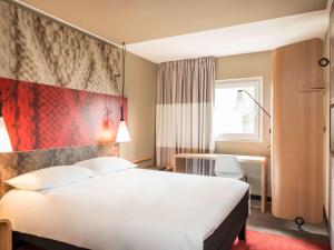 Ibis Compiegne - Contact Information
