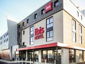 Ibis Niort East Mendes France - Nearby Attractions