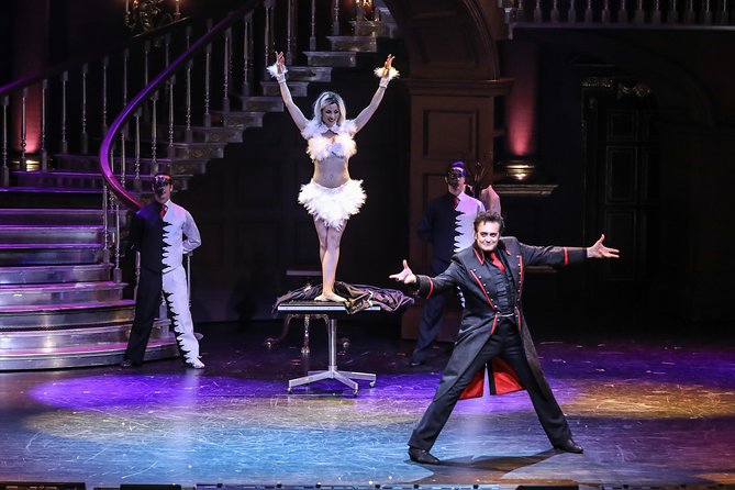 Illusionist Rick Thomas - Mansion of Dreams - Mix of Traditional and Grand Illusions