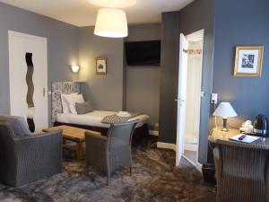 In the Time of Em - Exploring Local Attractions